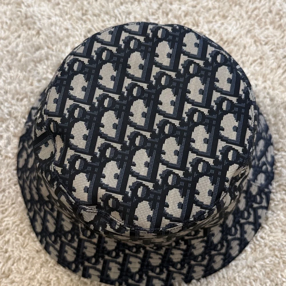 Dior Bucket Hat - Picture 5 of 7